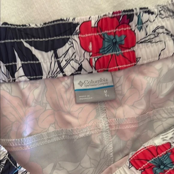 Columbia Women’s Board Shorts and Swim Shirt Floral Huron Set Medium - Picture 5 of 5